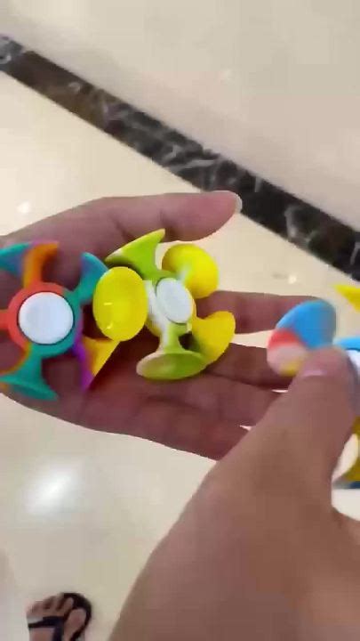 Hot sales ไจโรปลายนวดดสำหรบเดก สนคาใหมขายรอนเดกหมนของเลนขามพรมแดนซลโคนคลายการ