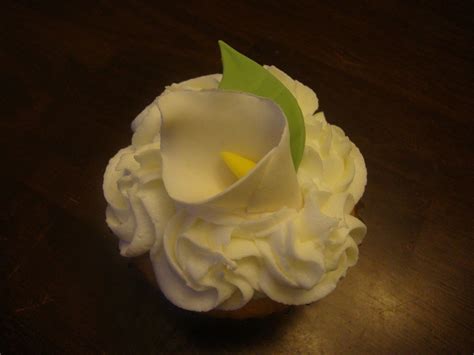 Wedding Calla Lily Cupcakes Jumbo Golden Vanilla Cupcakes With