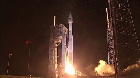 Orbital Atk Crs Lifts Off Youtube