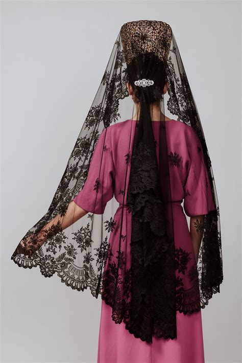 Mantilla Negra Dalia Lina Sevilla