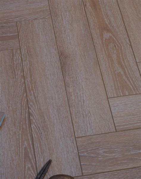 Spc Honey Oak Herringbone Lh68 25 Luxury Vinyl Tiles