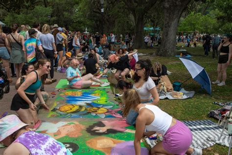 Annual Scad Sidewalk Arts Festival Takes Over Forsyth Park In Savannah