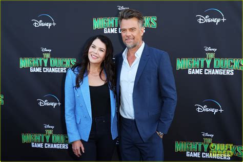 Josh Duhamel Lauren Graham Launch Season 2 Of The Mighty Ducks Game