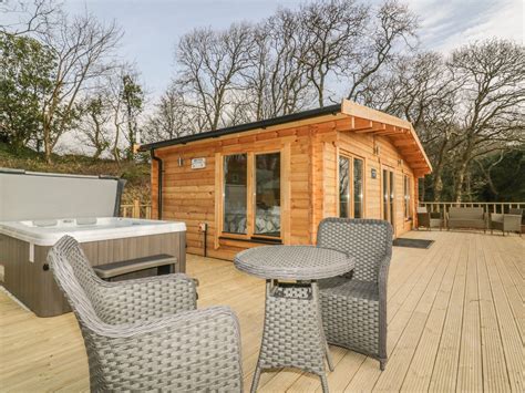 Luxury Lodges In Cornwall With Hot Tubs