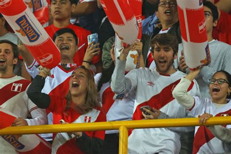 Perú vs Argentina la Rojiblanca ya juega a estadio lleno en el