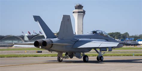 Boeing Entrega O Primeiro F Super Hornet Block Iii Para Us Navy