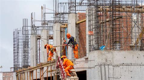 Trabajadores de construcción podrán jubilarse a los 55 años tras