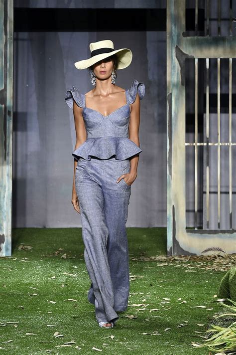 Renata Lozano - Pasarela | Galería de fotos 11 de 46 | VOGUE Fashion ...