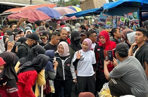 Blusukan Ke Pasar Di Lampung Atikoh Ganjar Cek Harga Bahan Pokok