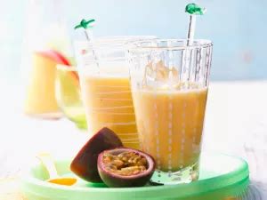 Mango Passionsfrucht Lassi Rezept EAT SMARTER