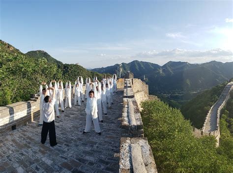 Practice Tai Chi On The Great Wall 베이징 Practice Tai Chi On The