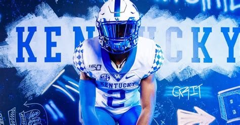 Details 63 Kentucky Football Wallpaper Best In Cdgdbentre