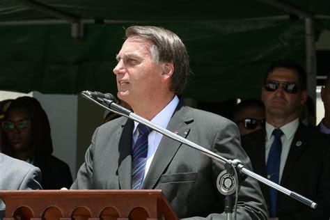 Pela Primeira Vez Na História Aprovação De Bolsonaro Despenca