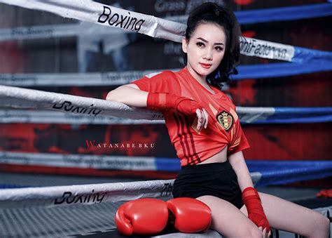 Hot girl Việt nóng bỏng đại chiến trước trận cầu đinh Anh Bỉ World Cup 2018