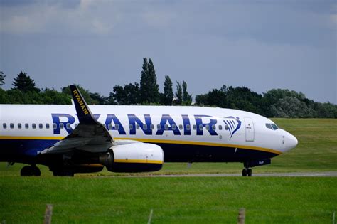 Ryanair i easyJet odwołują loty Linie lotnicze wydają ostrzeżenie dla