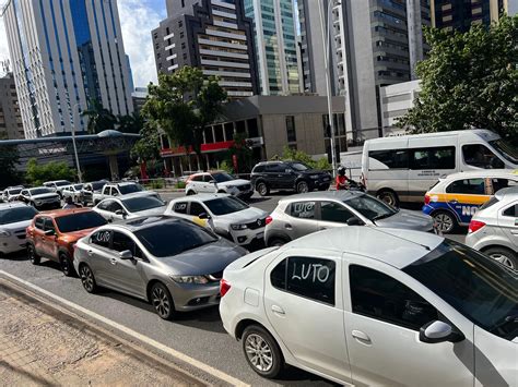 Luto Por Marcos Motoristas Por Aplicativo Protestam Em Frente Uber