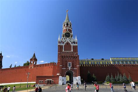 в чем заключалась особенность спасской башни московского кремля