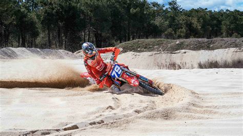 Nitro.pe - Equipo español femenino de motocross está listo para ...