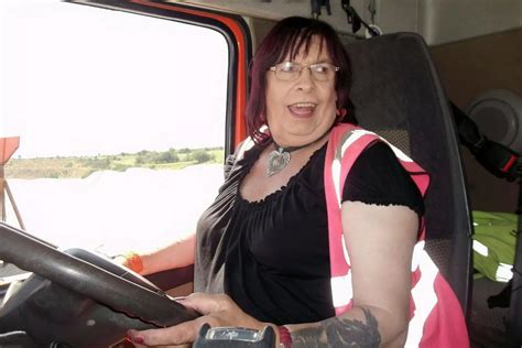 Roxann Cuthbertson Is Britains First Transgender Truck Driver Mirror