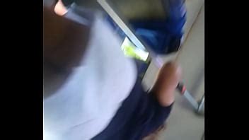 Espiando Bajo Falda Sin Tanga XVIDEOS