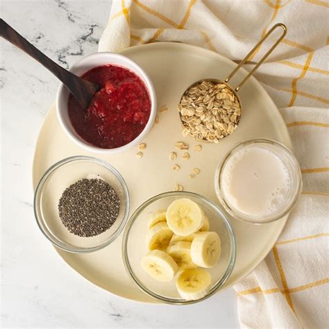 Strawberry Banana Overnight Oats Mindful Avocado