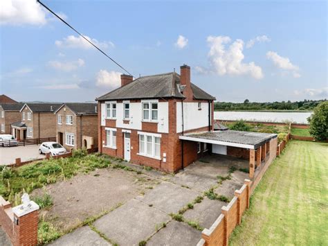 Bed Detached House For Sale In Denby Dale Road Wakefield West