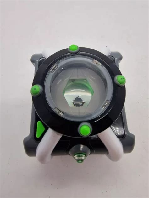 BEN 10 ULTIMATE OMNITRIX DELUXE FX WATCH Lights Sounds TOY BANDAI Alien