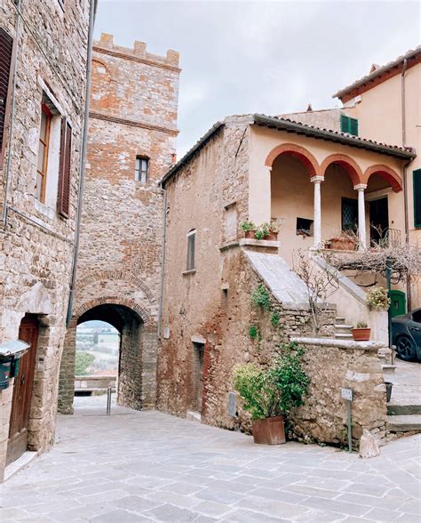 Rapolano Terme Cosa Vedere In Questo Antico Borgo Nelle Crete Senesi