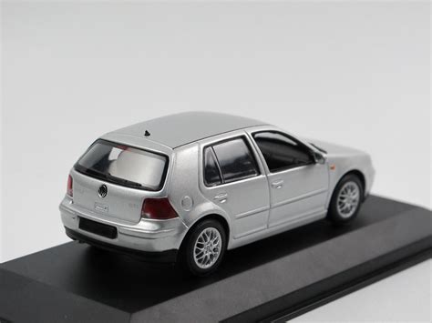 Minichamps VW Golf IV GTI 1997 2003 Silber 1 43 Werbemodell