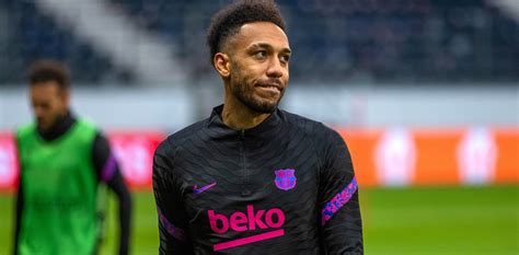 El futbolista del Barcelona Aubameyang sufrió un violento asalto y le