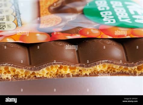 Nestle orange aero chocolate bar hi-res stock photography and images ...