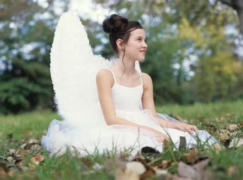 10 DIY Angel Costume Ideas To Be Princess Of Party!