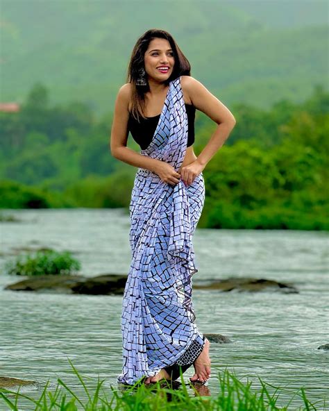 Bigg Boss Marathi Season 5 Fame Jahnavi Killekar Saree Bold Look