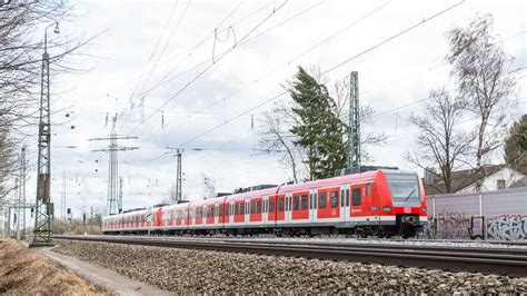 Dachau 15 Jährige in S Bahn von Mann belästigt 31 Jähriger kommt ihr