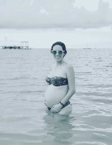 Jacqueline Bracamontes Luce Su Panza De Cinco Meses En Sexy Bikini