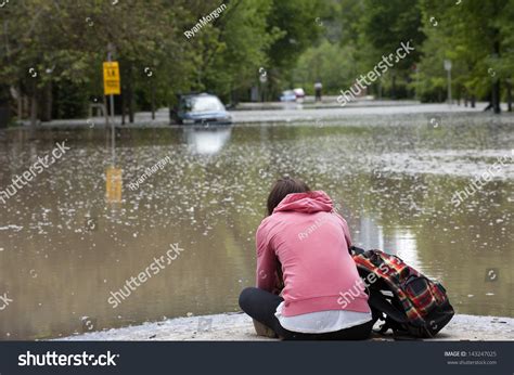156 Calgary Flooding Images Stock Photos And Vectors Shutterstock