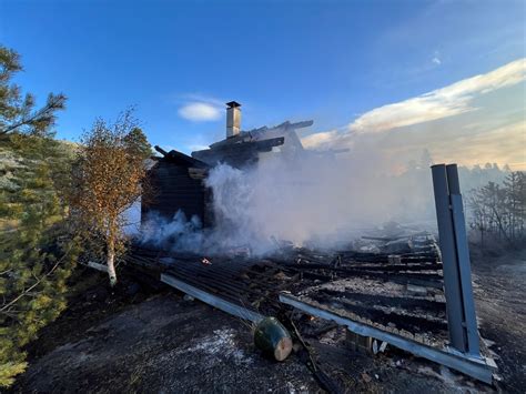 Vrådal Kviteseid Tre Hytter Totalskadd I Brann For Tidlig å Si