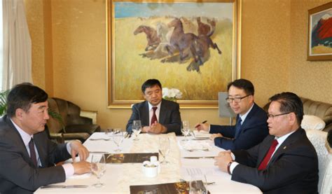 Ambassador Xing Haiming Meets Mongolian Vice Prime Minister