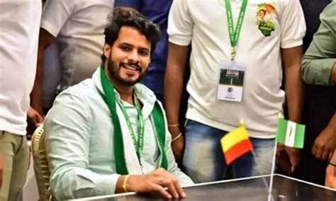 Karnataka Polls Kumaraswamy Wins But Son Nikhil Loses