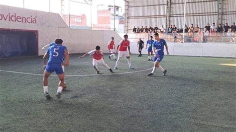 Brilla Halcones UV En Futbol Con Bardas