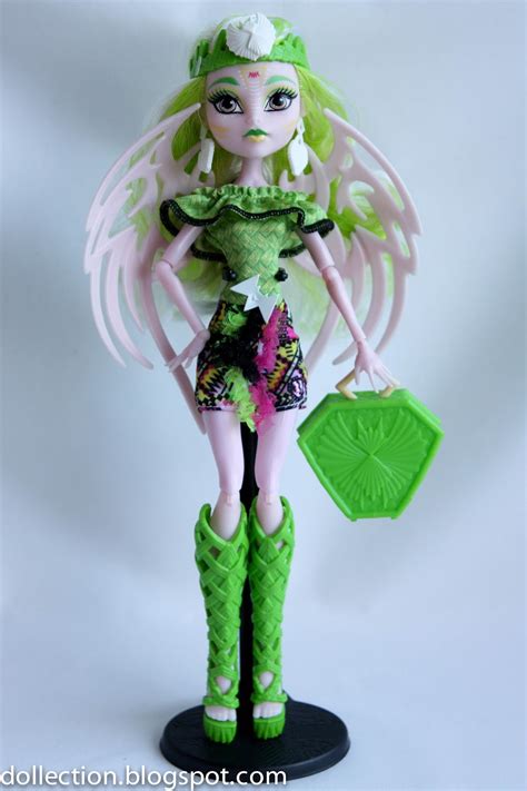 Review 24 Monster High Batsy Claro Brand Boo Students Doll Margaret Ann