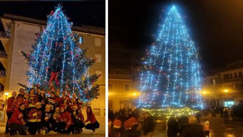 A Sant Eufemia D Aspromonte Si Accende Il Natale Con L Albero In Piazza