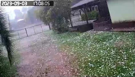 FOTOS chuva forte causa estragos em cidades do RS previsão é de