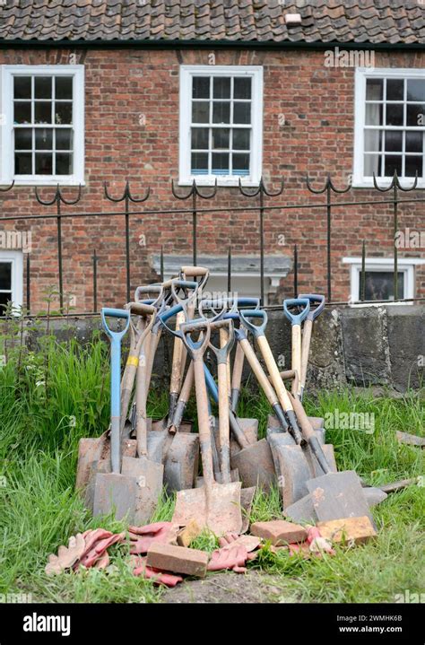 Archeology Tools Hi Res Stock Photography And Images Alamy