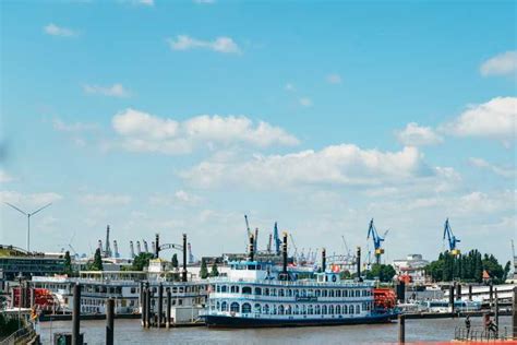 Hamburg Line A Hop On Hop Off Sightseeing Tour Getyourguide