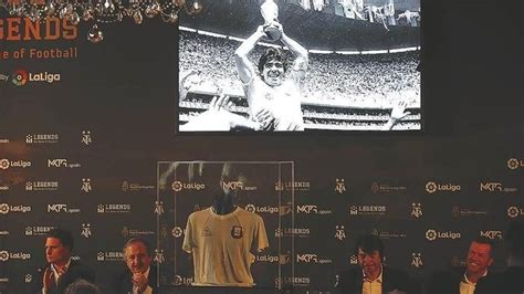 Un maillot mythique de Maradona exposé au Qatar pendant le Mondial 2022