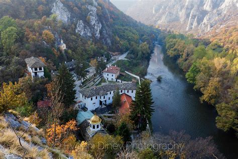 Черепишки манастир есента - Фотобанка