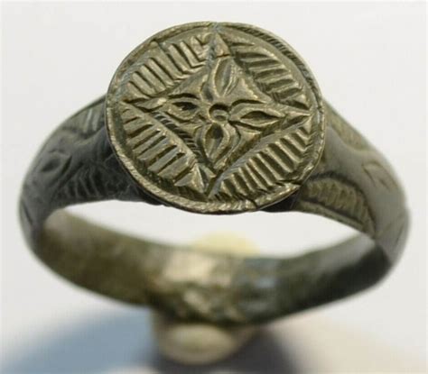 Médiéval époque des Croisés Bronze bague avec étoile de Catawiki