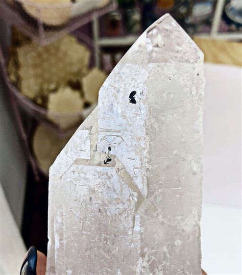 QUARTZ CHARACTERISTICS AND CRYSTAL FORMATIONS, Crystal formation - Rocks with Sass