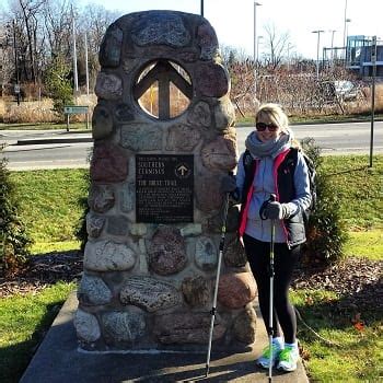 Bruce Trail Southern Terminus Cairn Queenston Ontario 1000 Towns